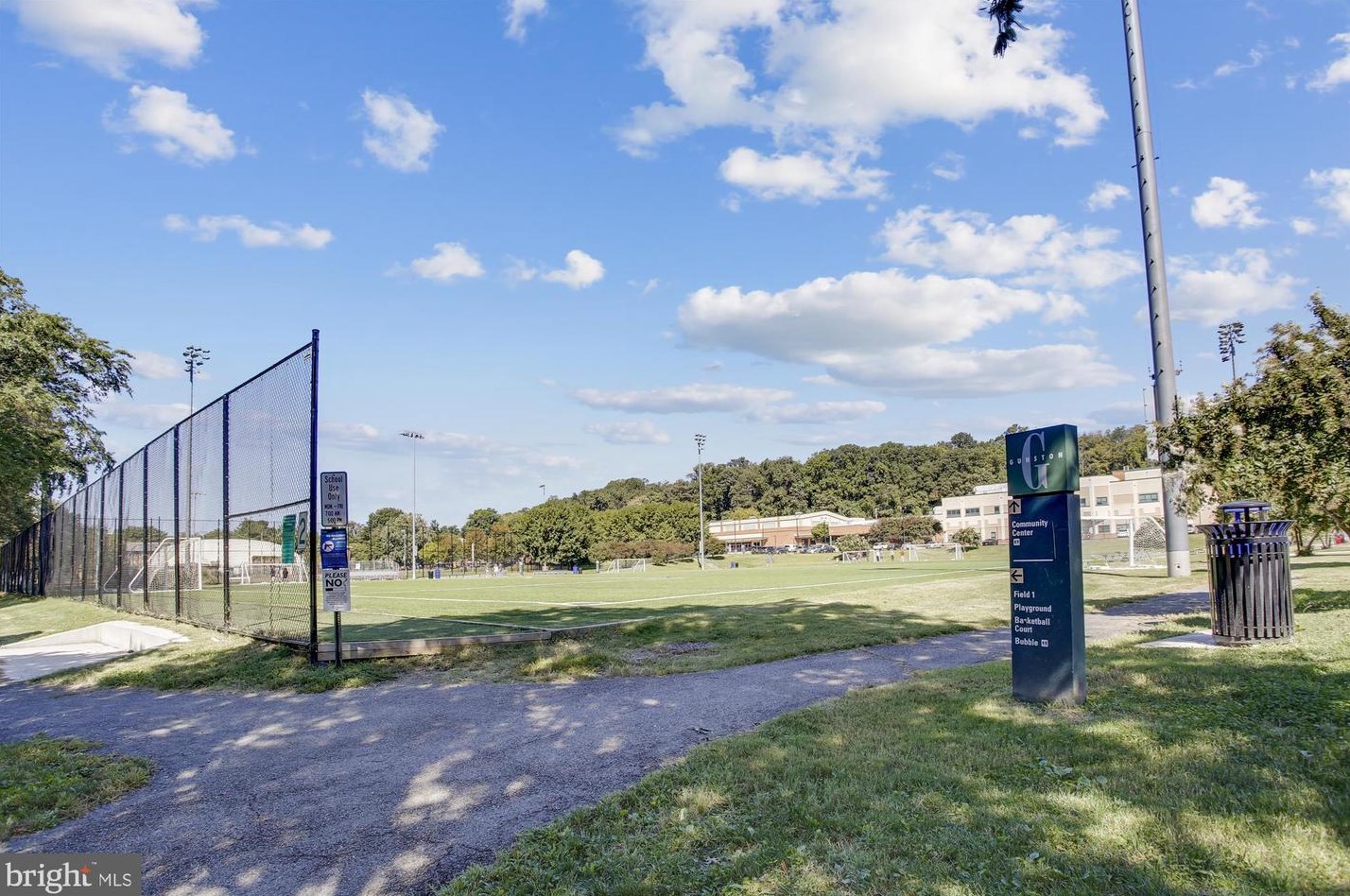 1211 Eads St, Arlington VA  22202-2898 exterior