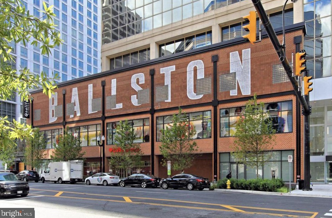 200 George Mason Dr, Arlington VA  22203-2939 exterior