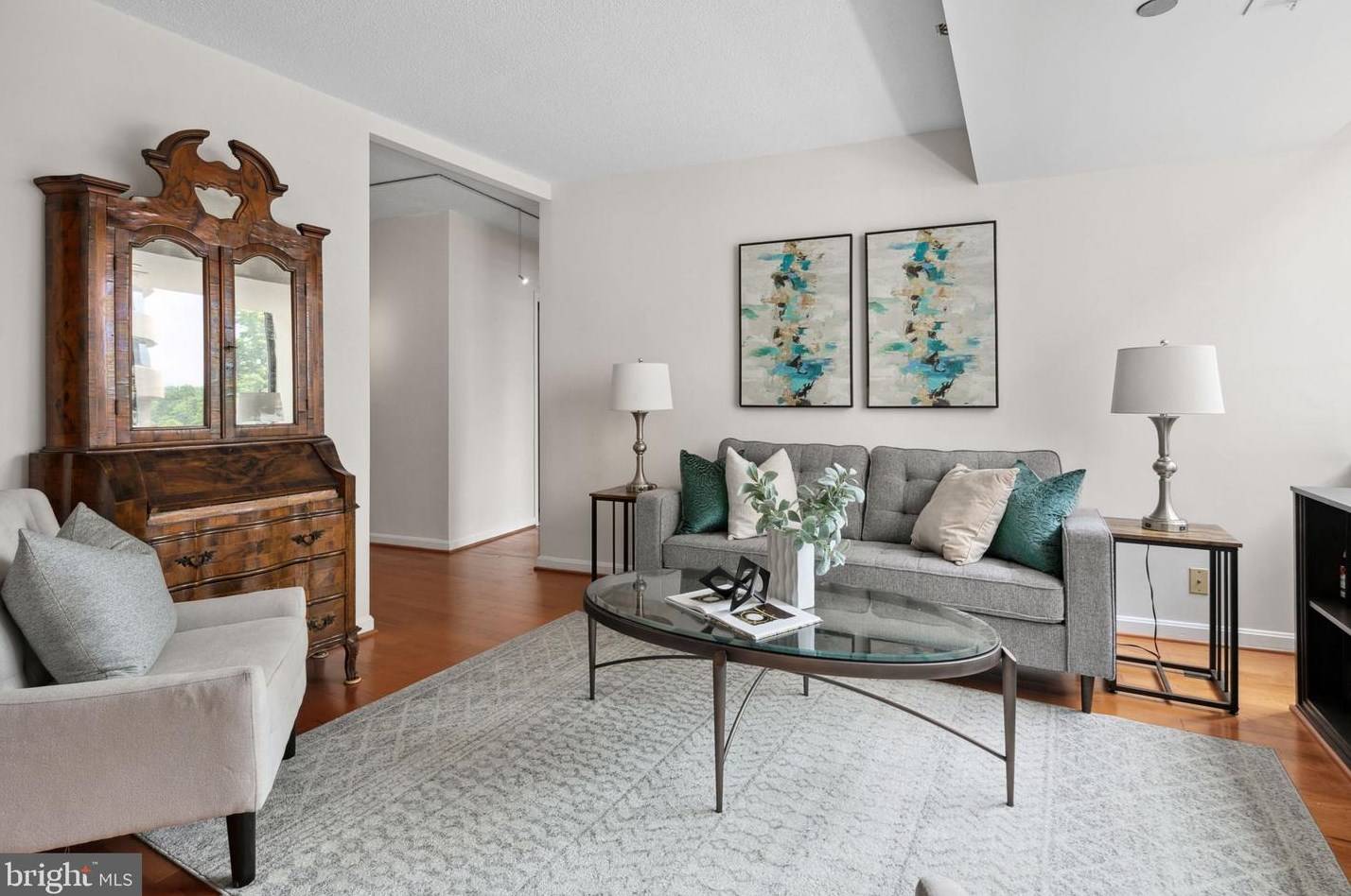 1805 Crystal Dr, Arlington VA  22202-4400 exterior