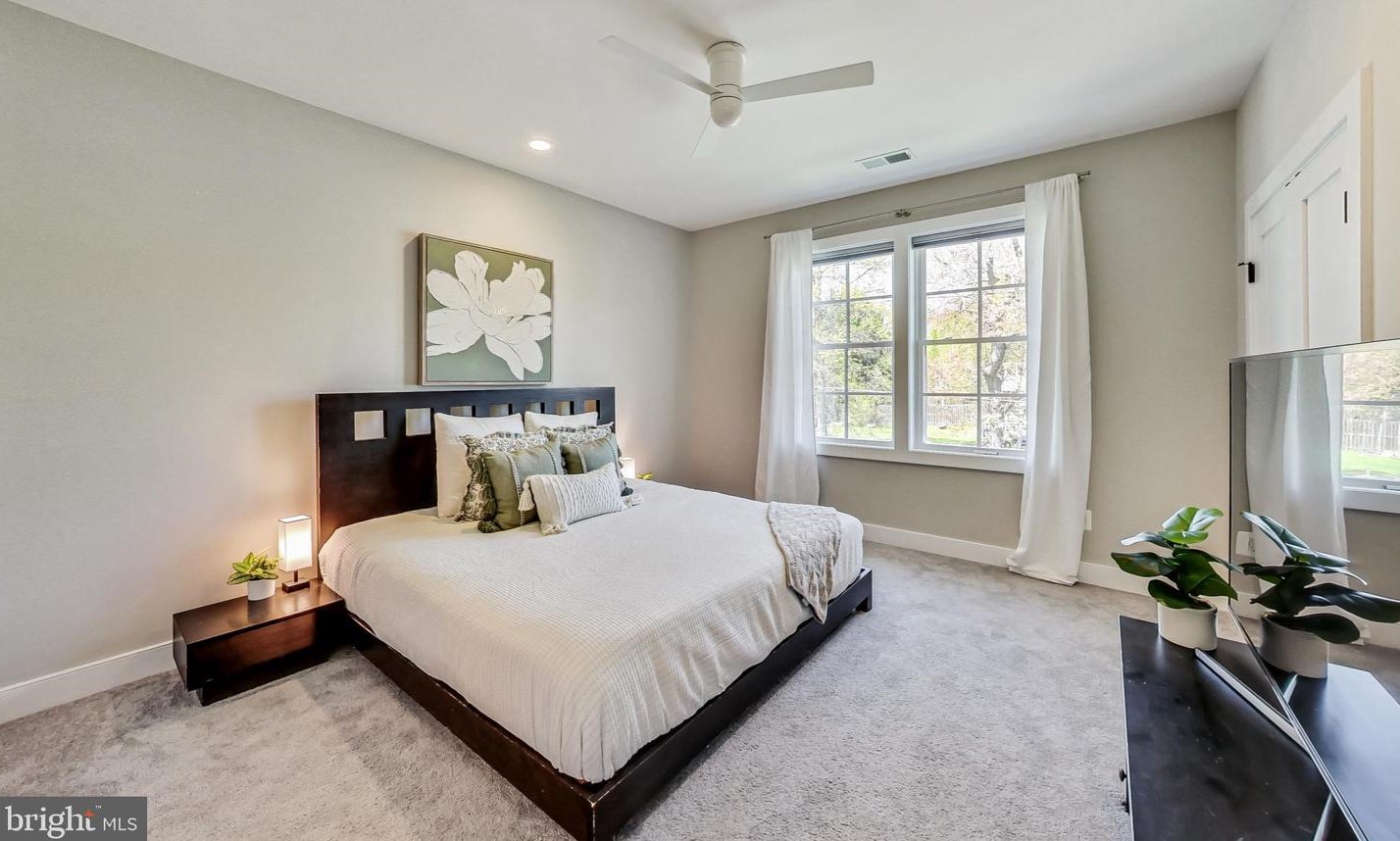 2016 Madison St, Arlington VA  22205-3314 exterior