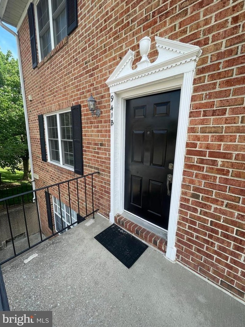 941 Rolfe St, Arlington VA  22204-4544 exterior