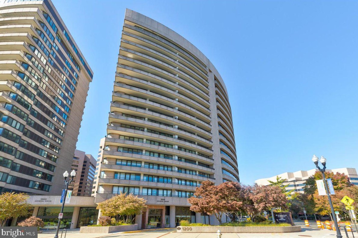 1200 Crystal Dr, Arlington VA  22202-4320 exterior