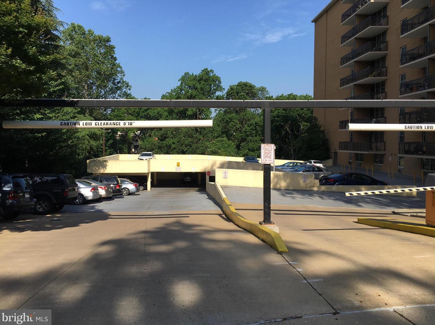 2030 Adams St, Arlington VA  22201-3749 exterior