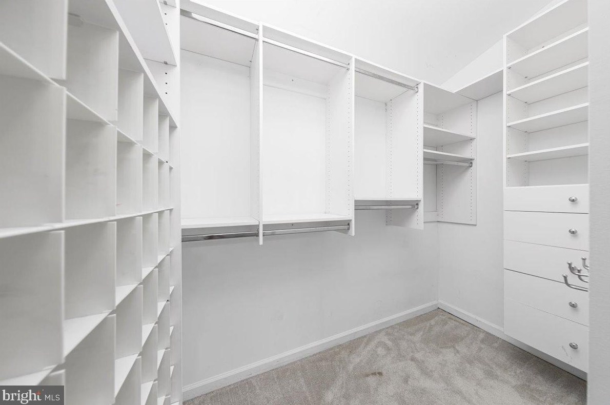 2007 Buchanan Ct, Arlington VA  22207-2096 exterior