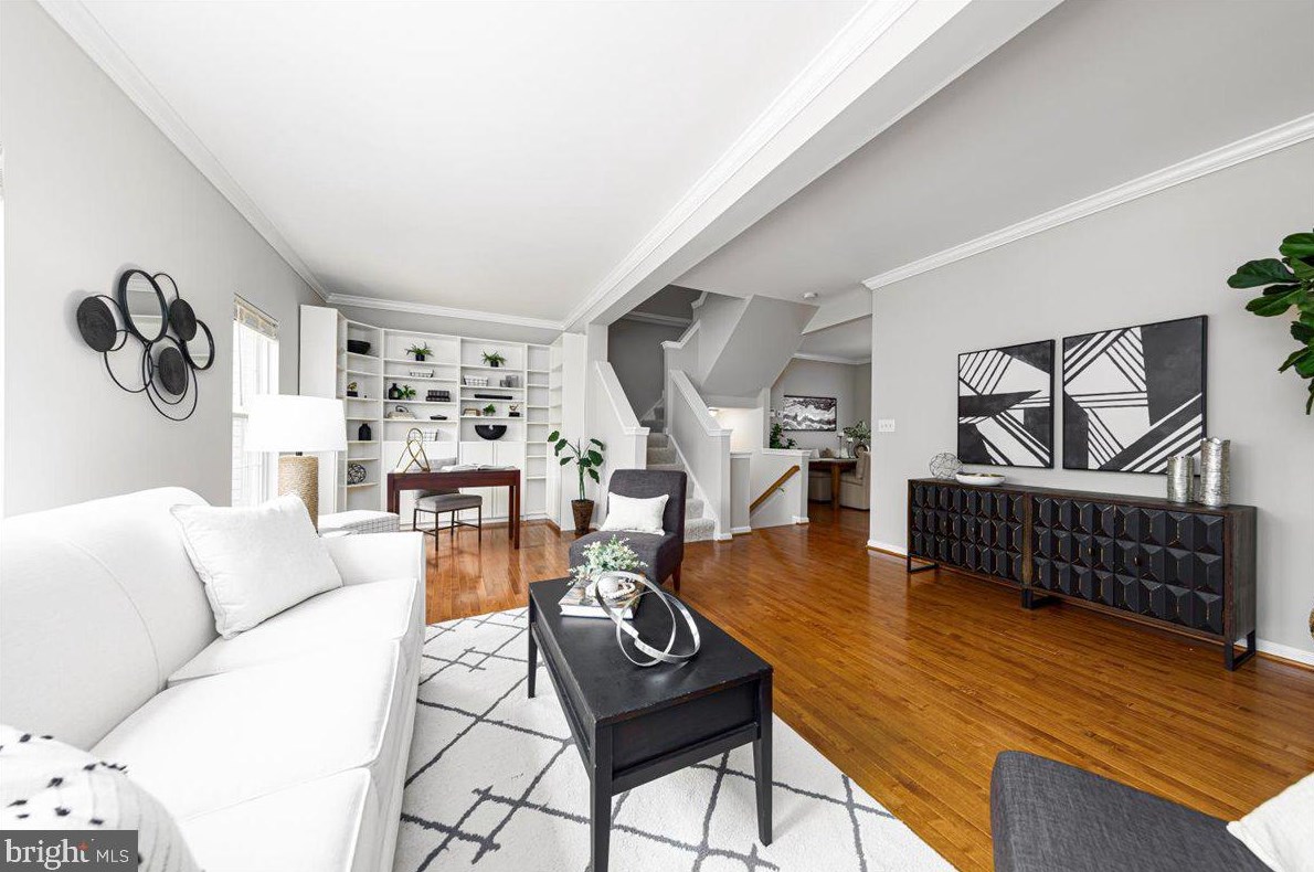 2007 Buchanan Ct, Arlington VA  22207-2096 exterior