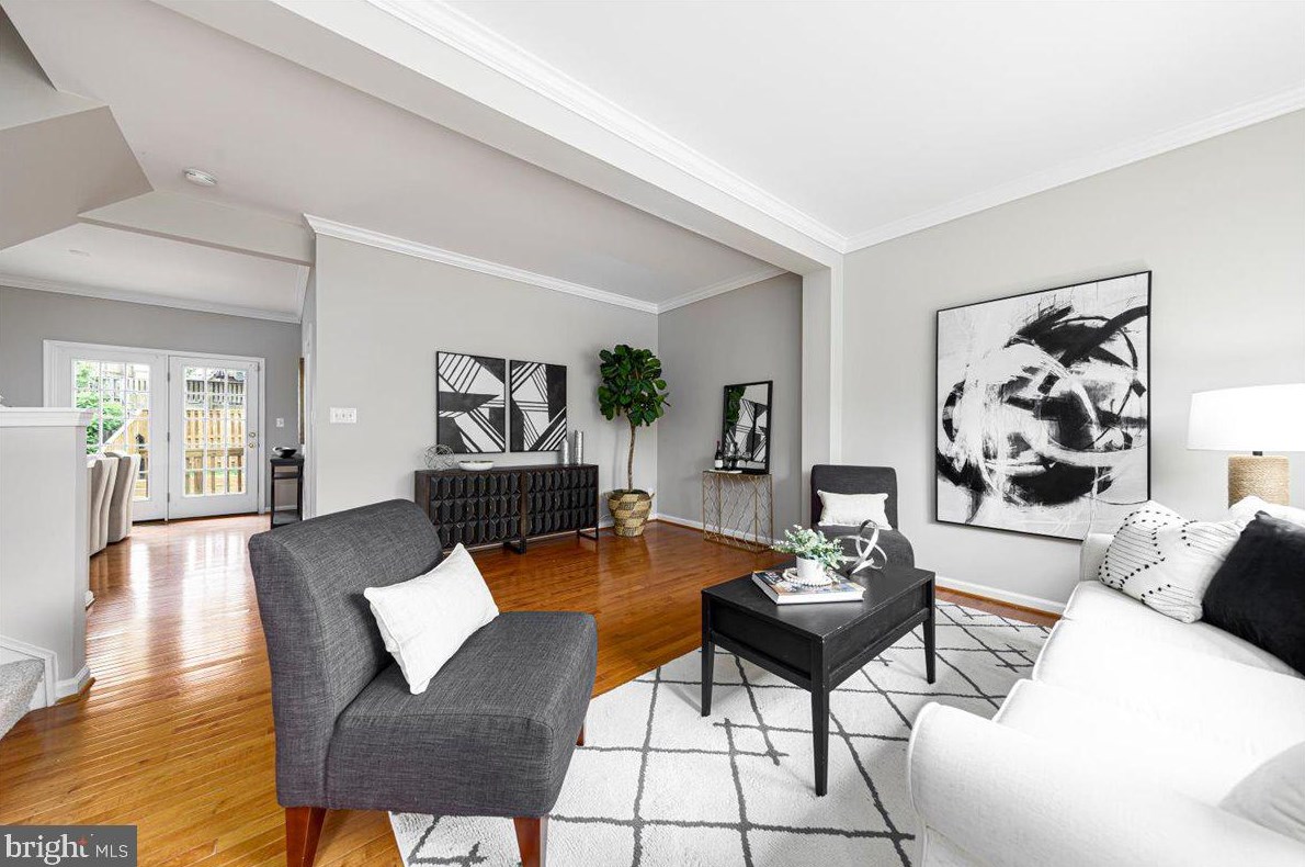 2007 Buchanan Ct, Arlington VA  22207-2096 exterior