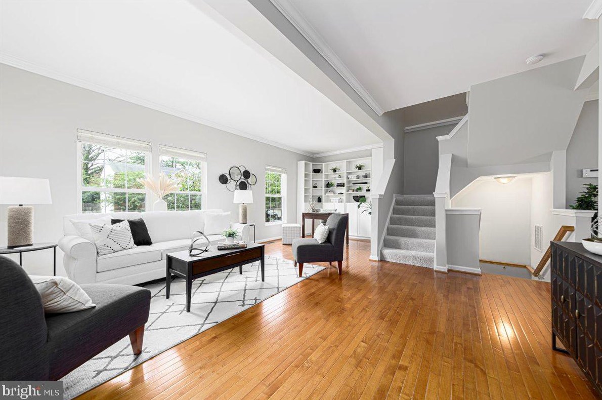 2007 Buchanan Ct, Arlington VA  22207-2096 exterior