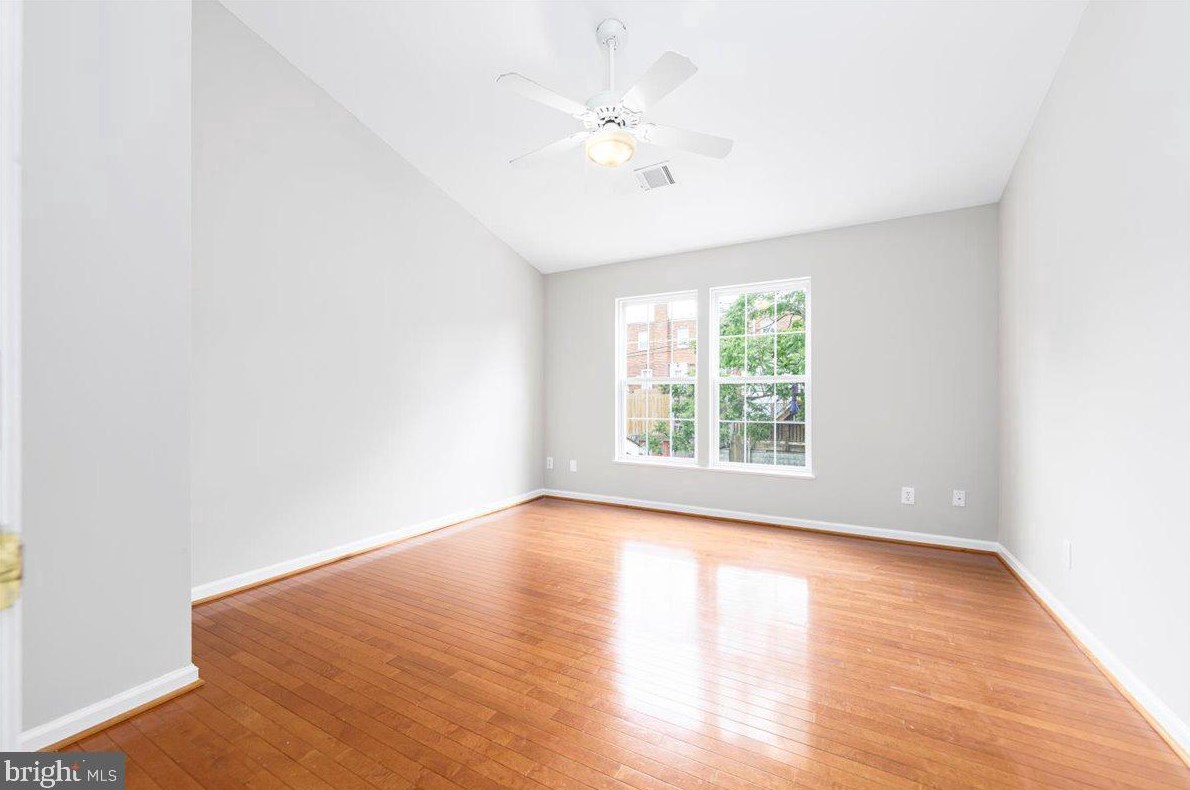 2007 Buchanan Ct, Arlington VA  22207-2096 exterior