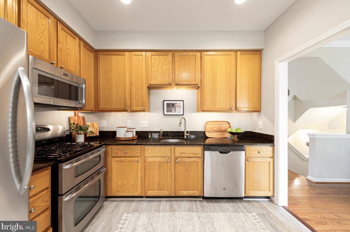 2007 Buchanan Ct, Arlington VA  22207-2096 exterior