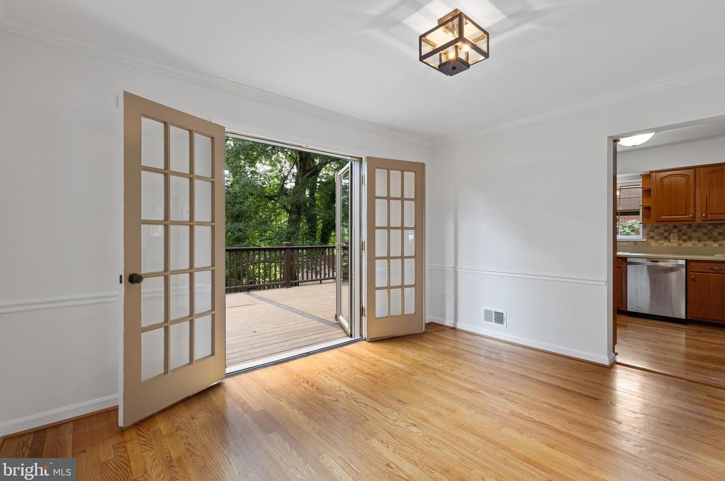 511 Manchester St, Arlington VA 22203-1114 exterior