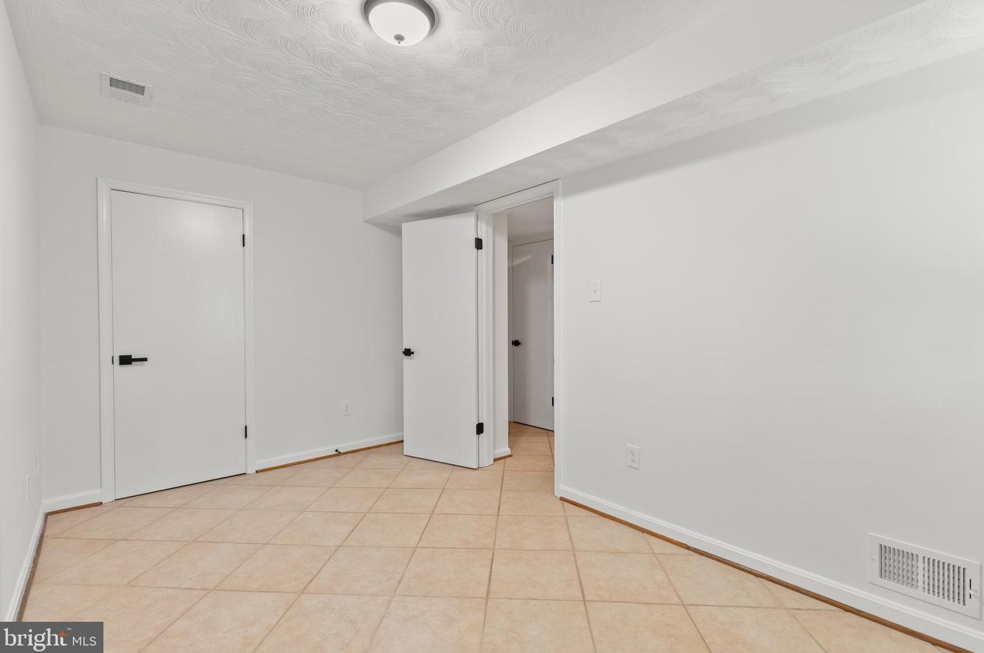 511 Manchester St, Arlington VA 22203-1114 exterior