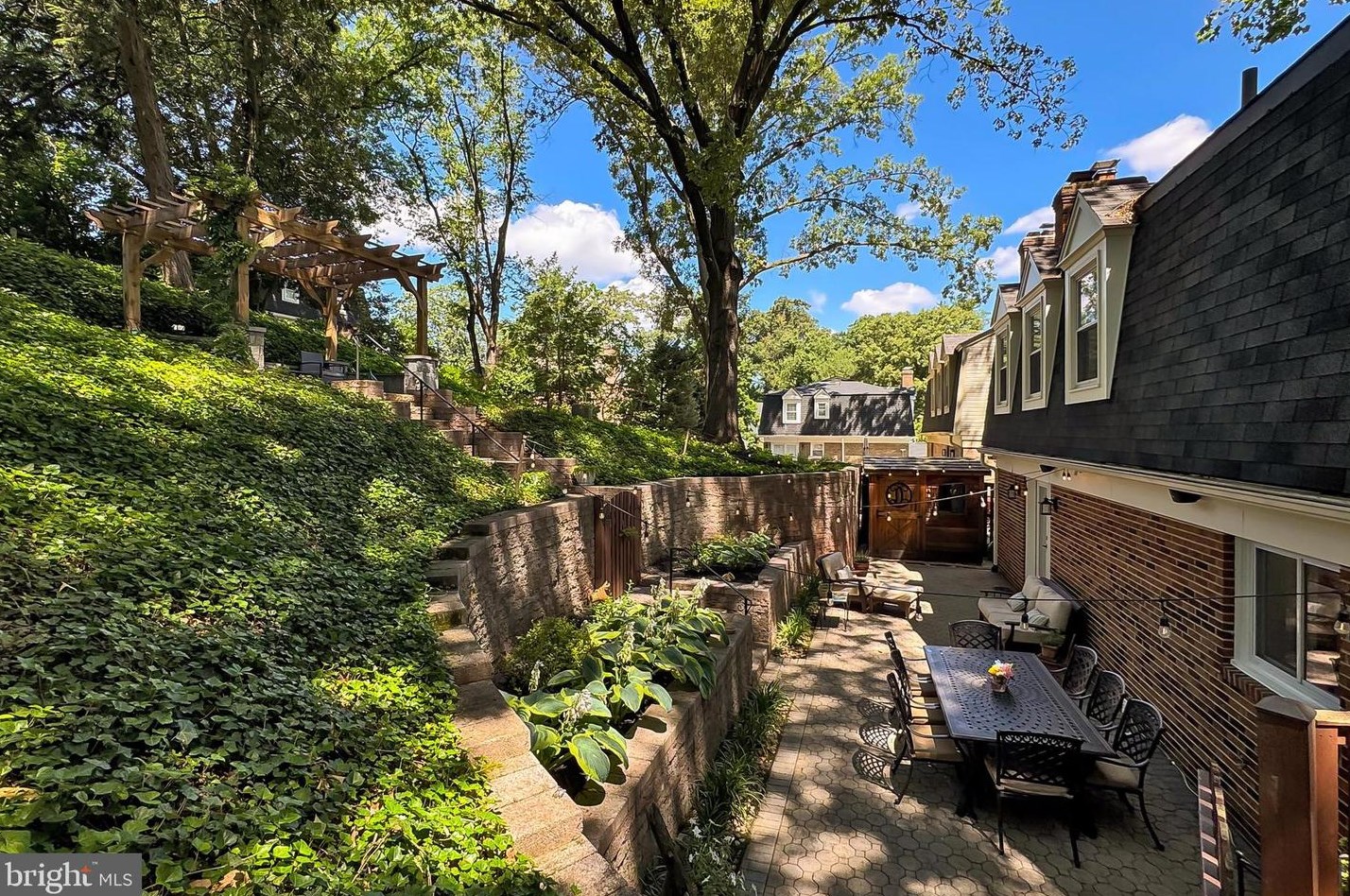 812 George Mason Dr, Arlington VA  22205-1216 exterior