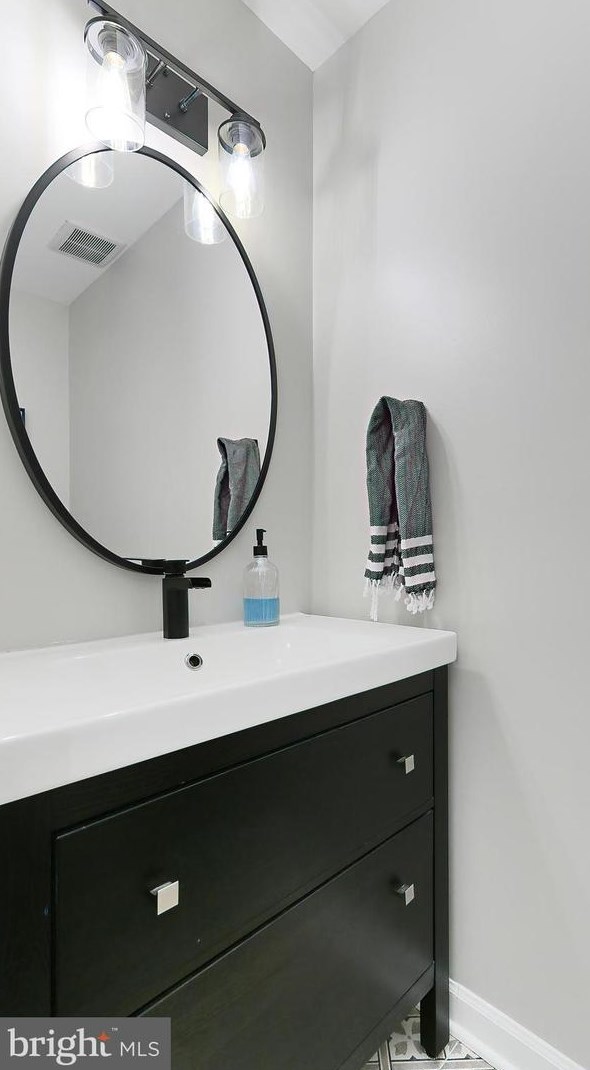 812 George Mason Dr, Arlington VA  22205-1216 exterior