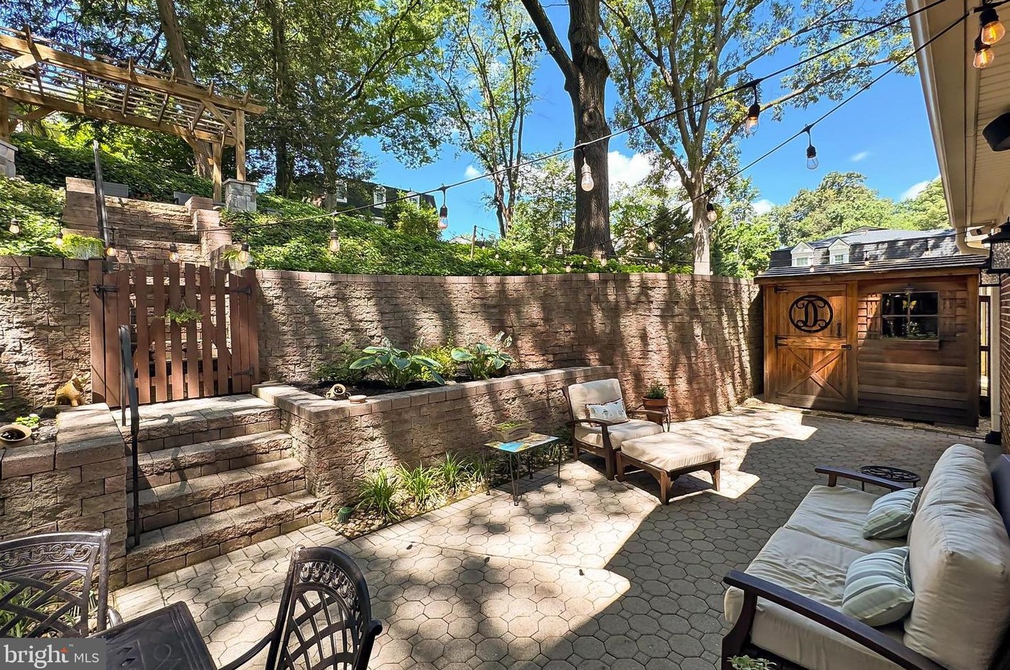 812 George Mason Dr, Arlington VA  22205-1216 exterior