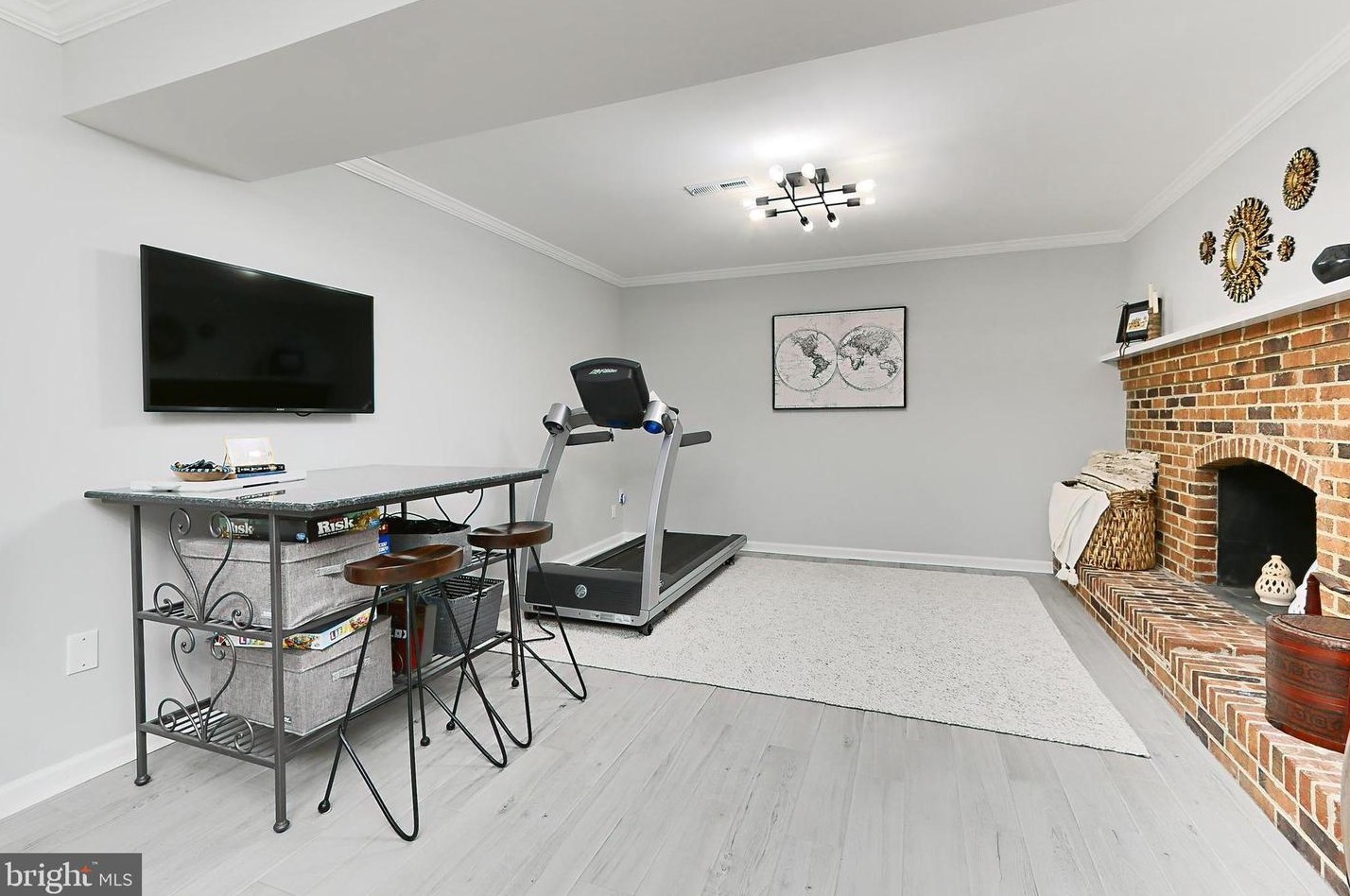 812 George Mason Dr, Arlington VA  22205-1216 exterior