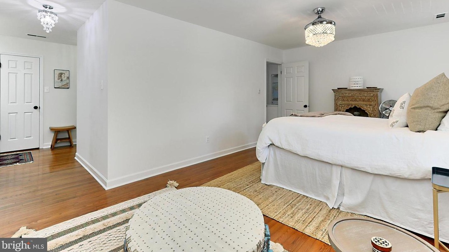 812 George Mason Dr, Arlington VA  22205-1216 exterior