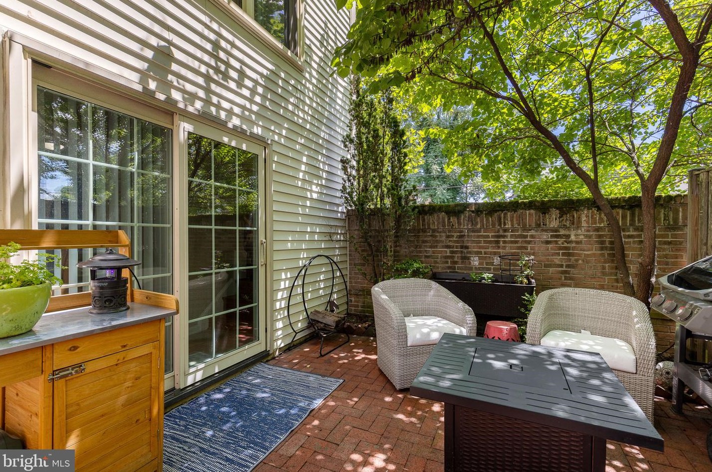 1932 Daniel St, Arlington VA  22201-4110 exterior