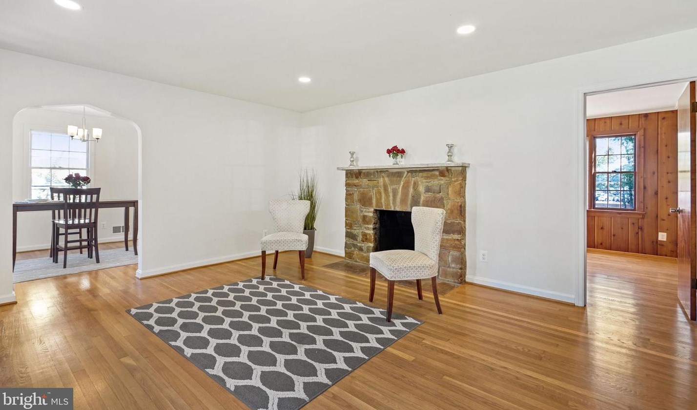 5322 26th St, Arlington VA  22207-1774 exterior