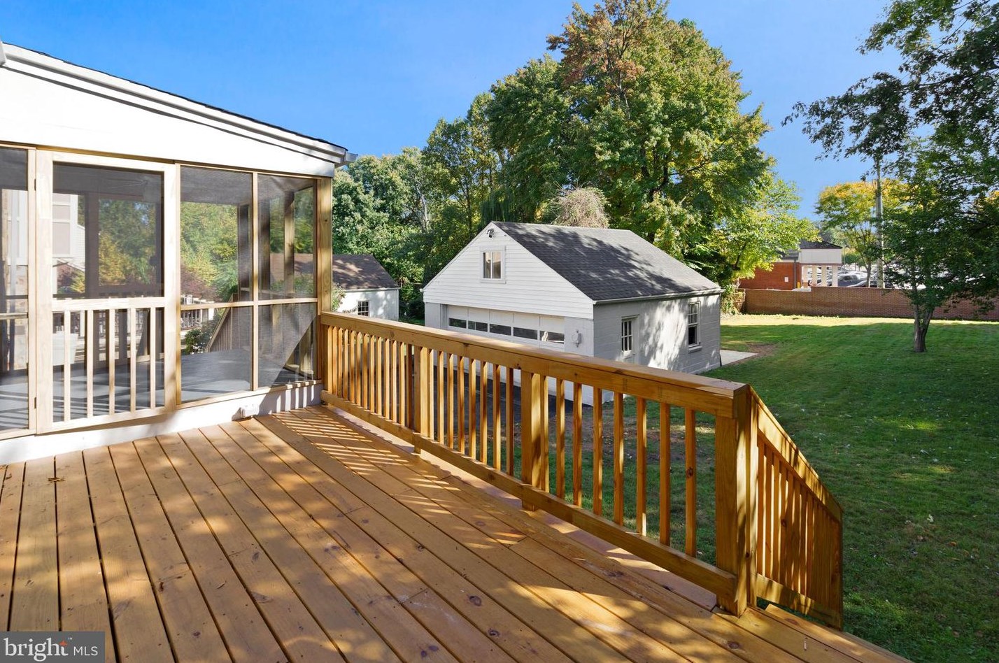 5322 26th St, Arlington VA  22207-1774 exterior