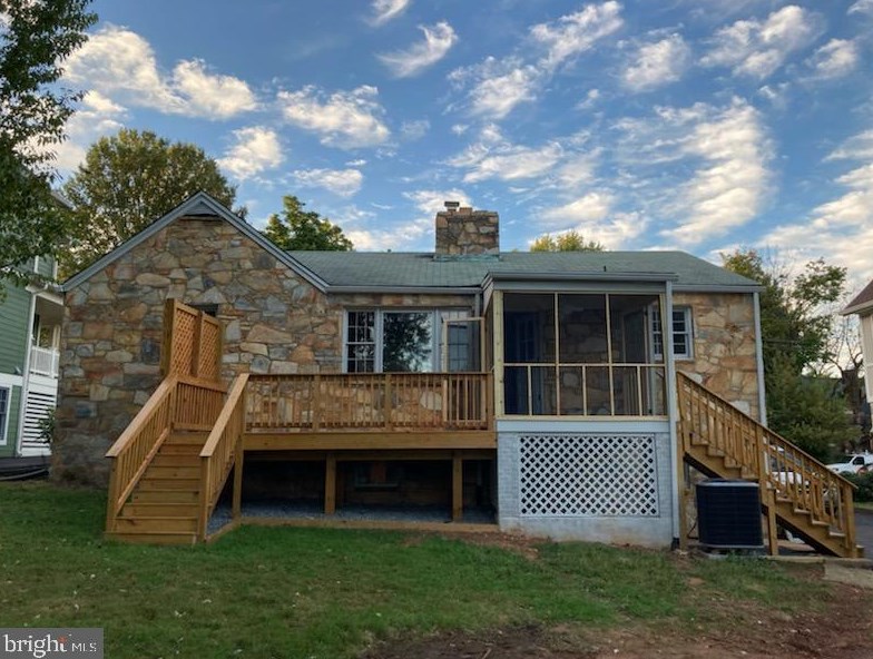 5322 26th St, Arlington VA  22207-1774 exterior