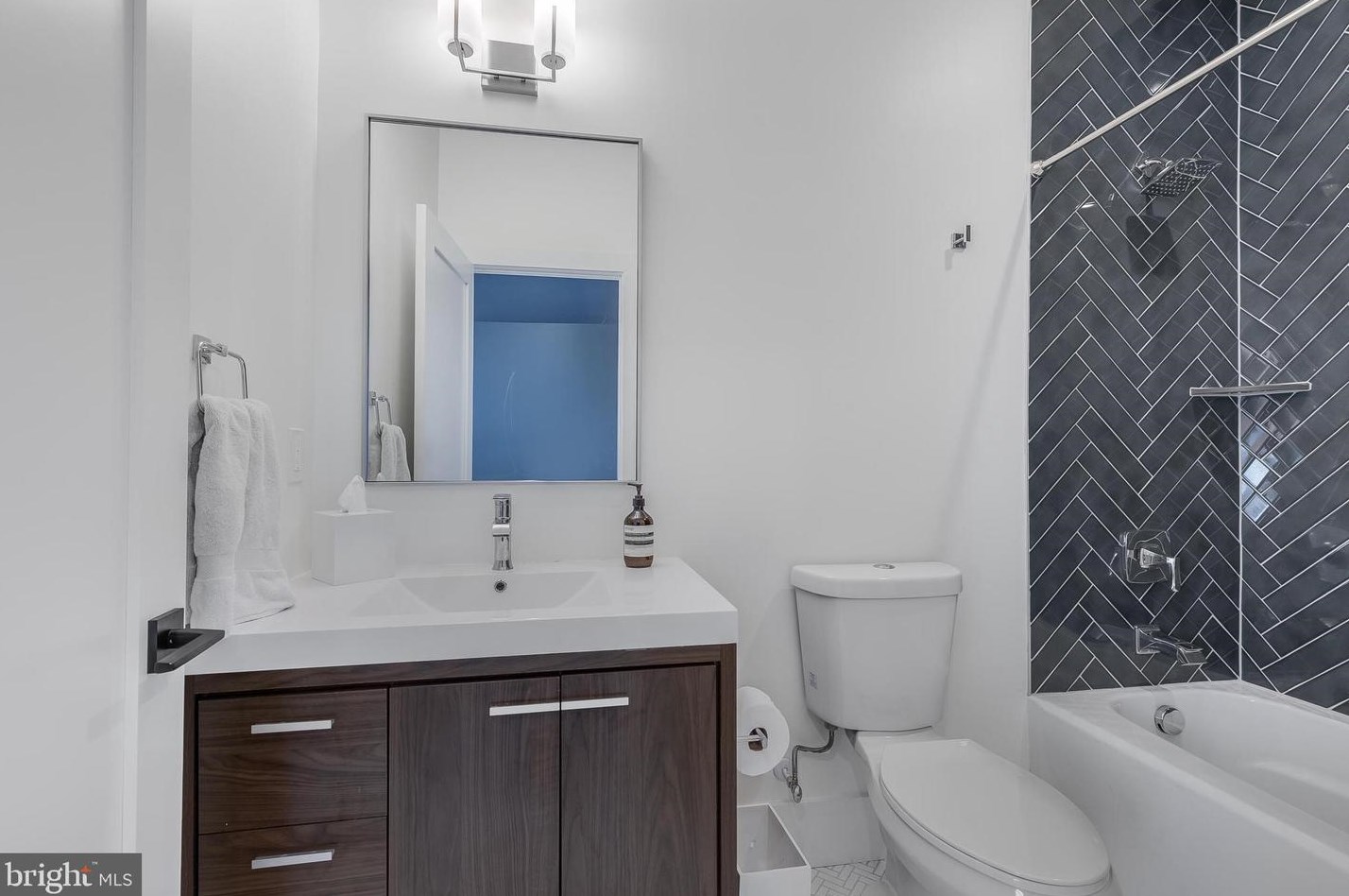 4605 26th St, Arlington VA 22206-2927 exterior