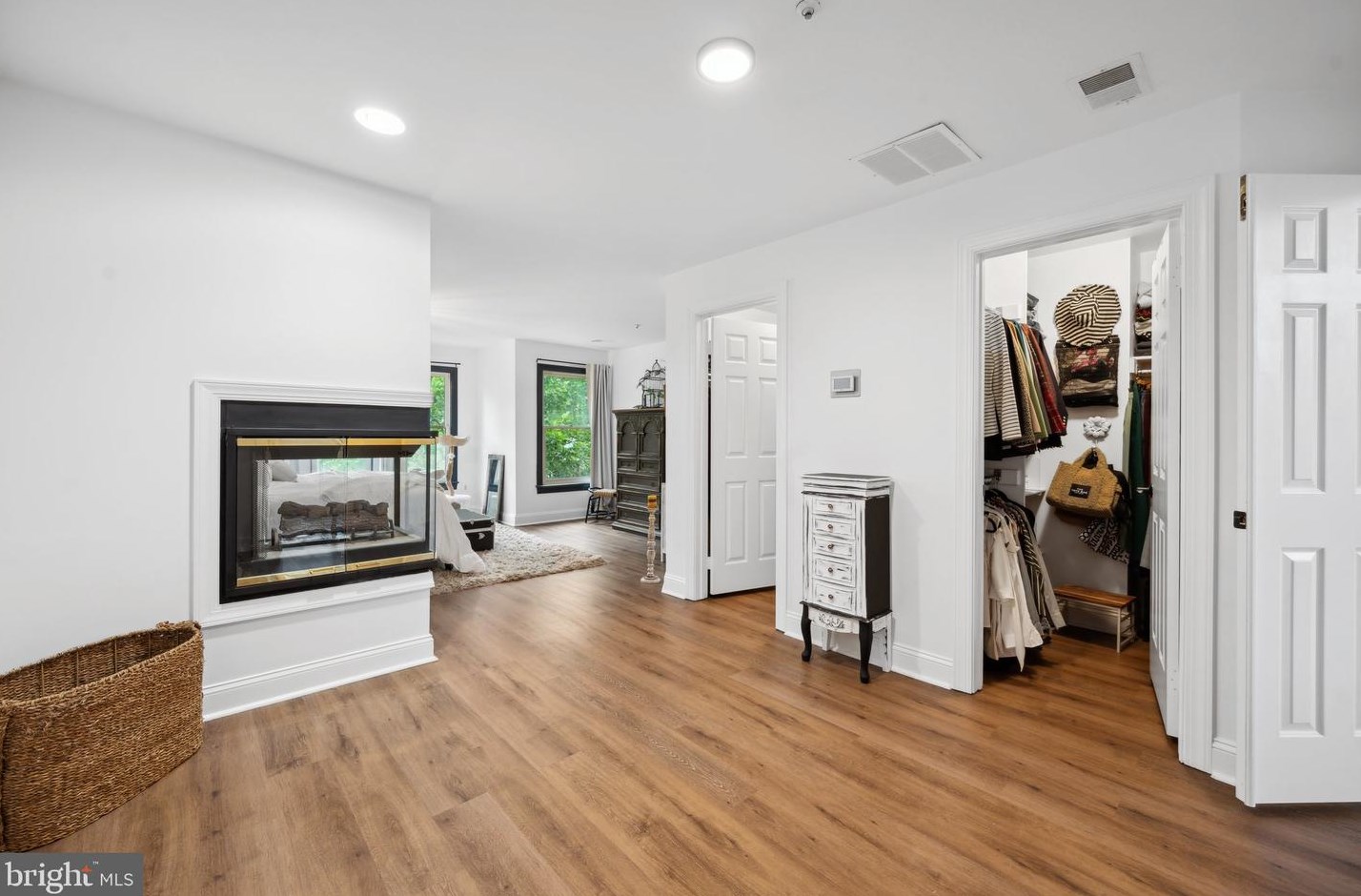 1516 Colonial Ter, Arlington VA  22209-1406 exterior