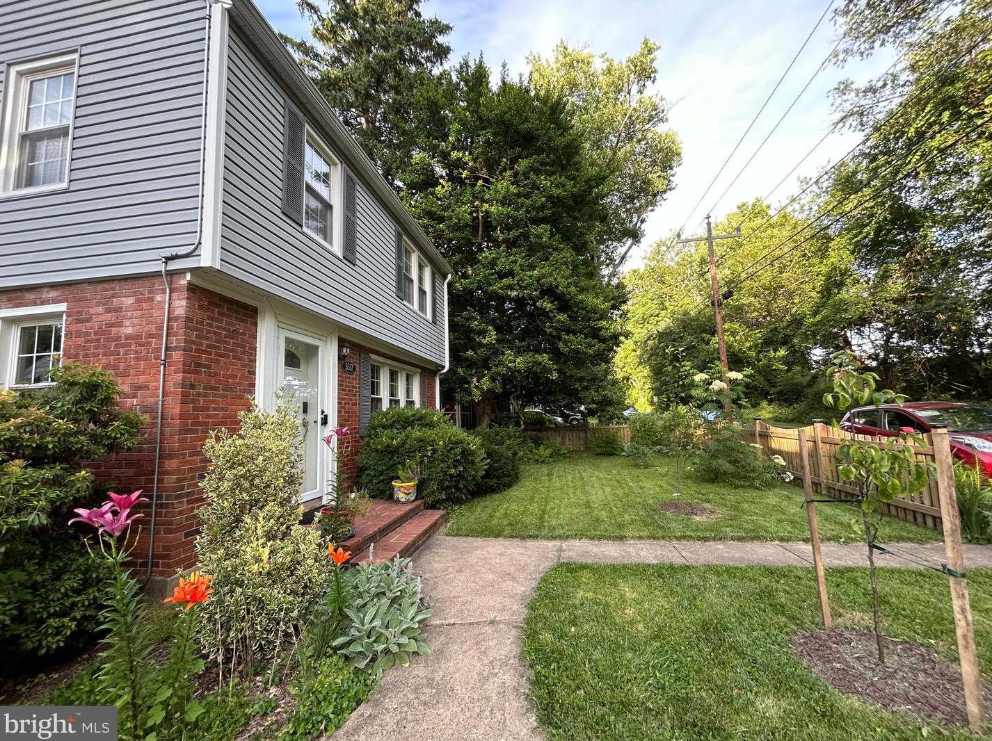 5517 Fairfax Dr, Arlington VA  22205-2453 exterior