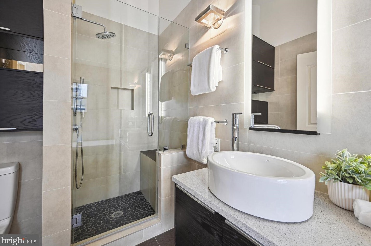 1140 Vernon St, Arlington VA  22201-5756 exterior