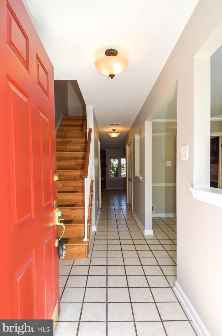 1152 Taylor St, Arlington VA  22201-4793 exterior