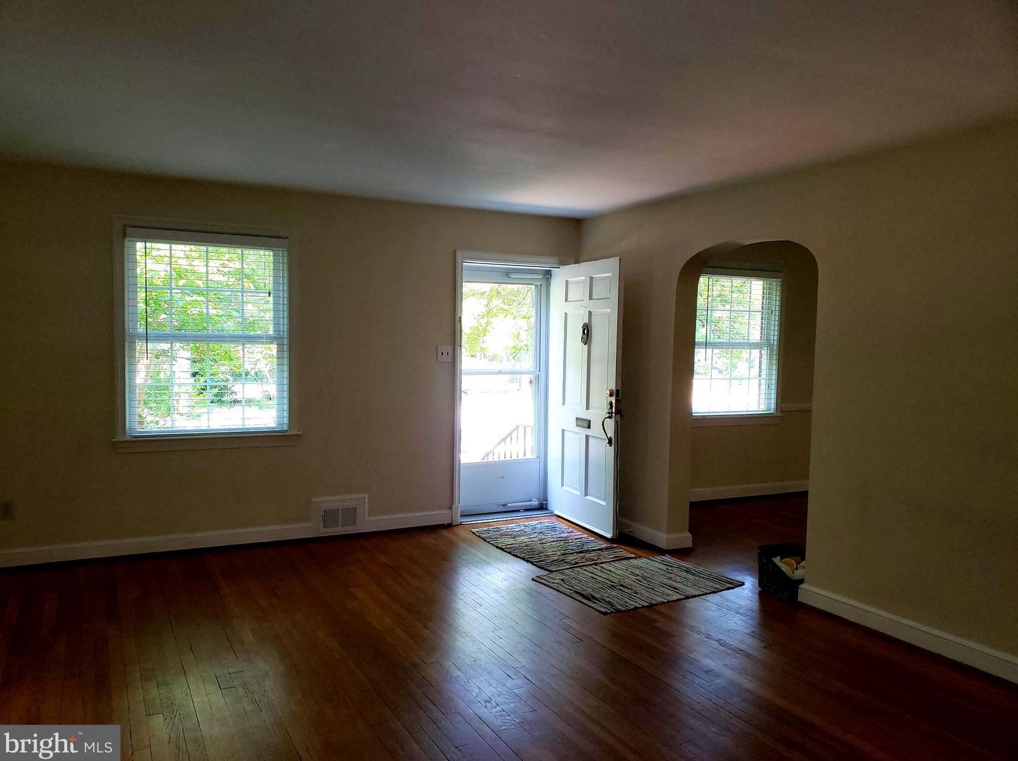 7 Irving St, Arlington VA  22201-1045 exterior