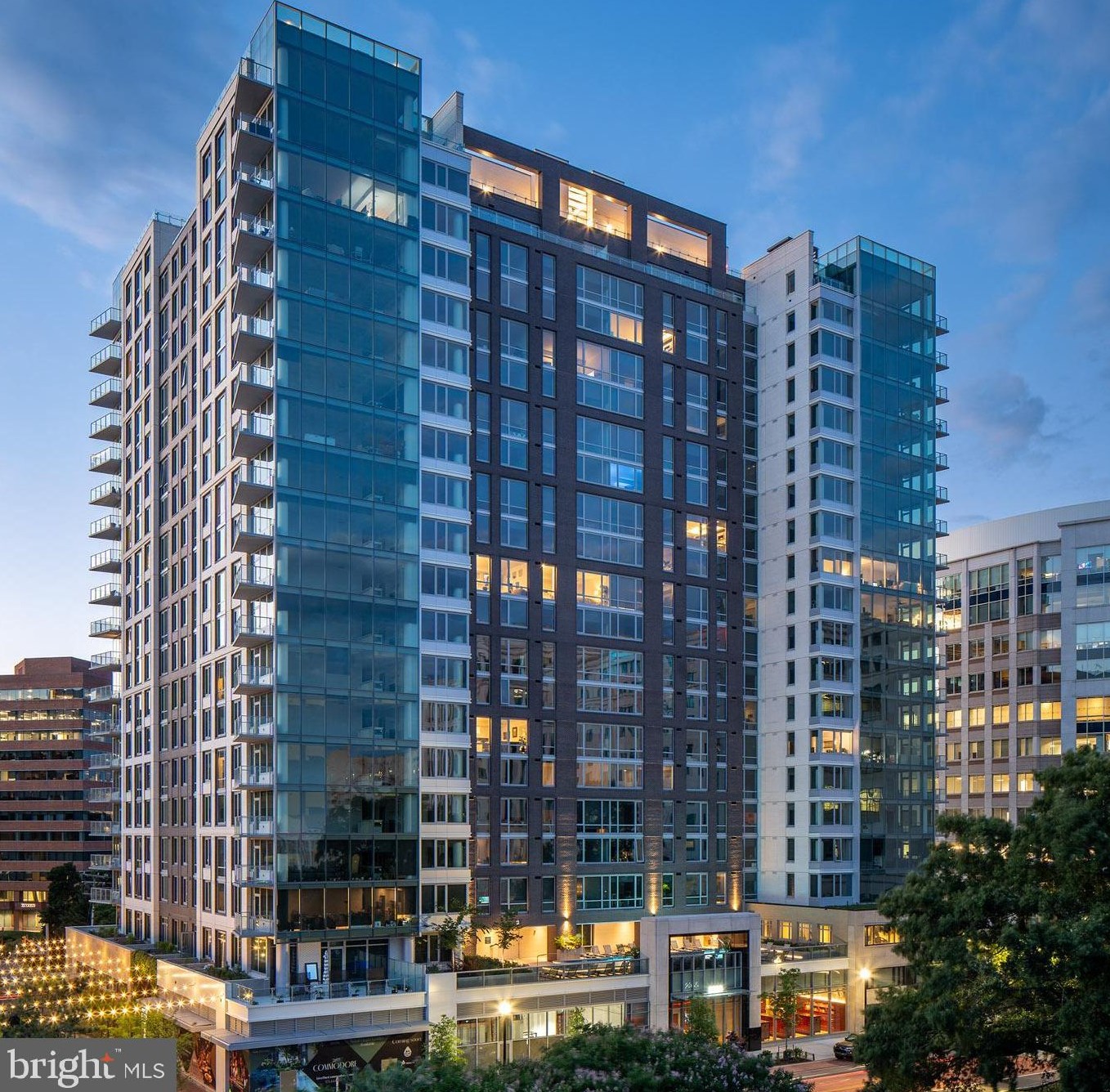 2055 15th St, Arlington VA  22201-2680 exterior