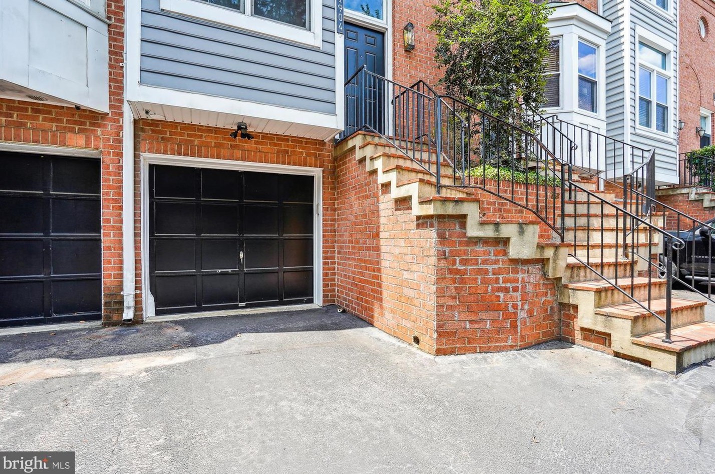 1904 Veitch St, Arlington VA  22201-3543 exterior