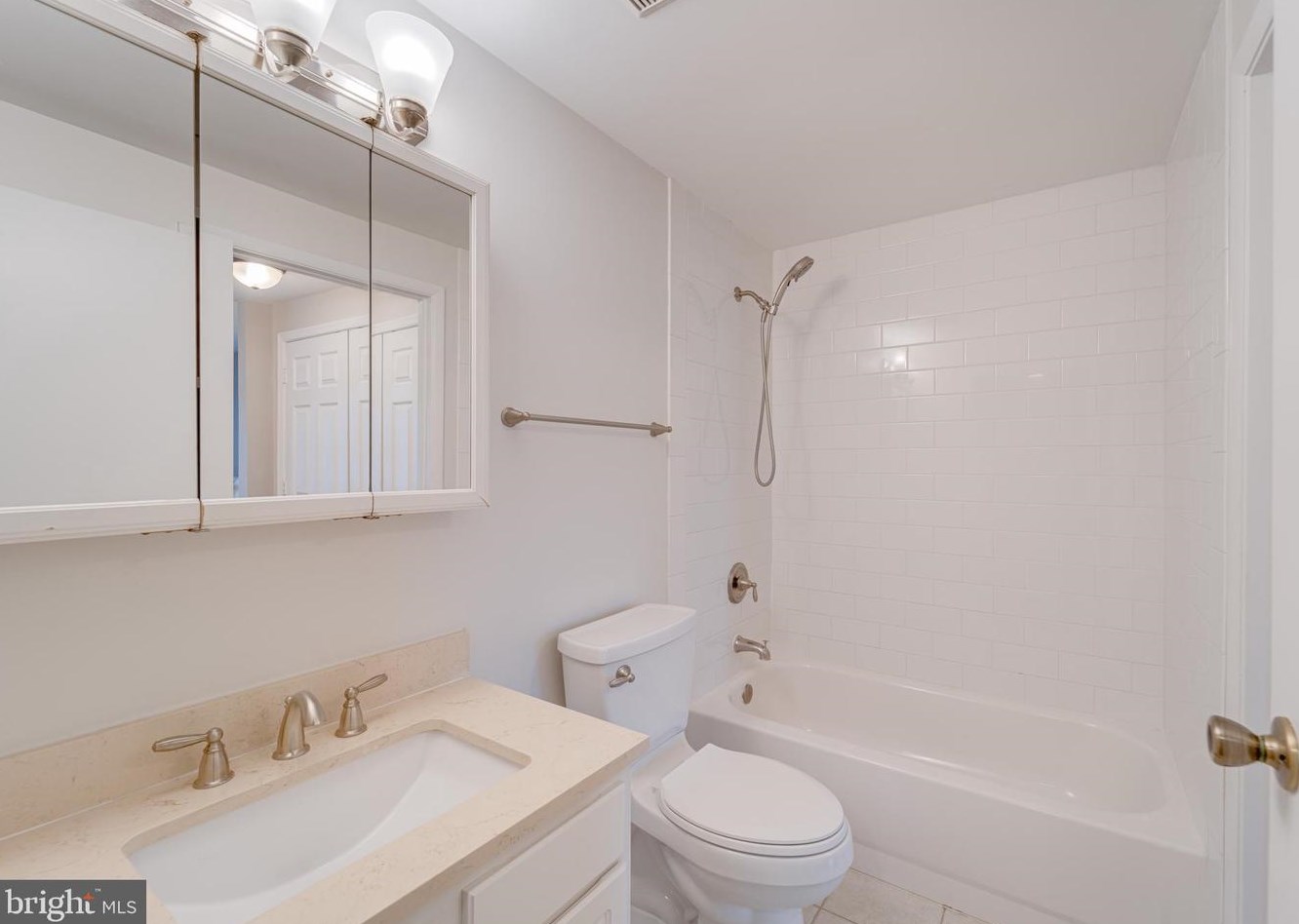 2810 Meade St, Arlington VA  22206-3147 exterior