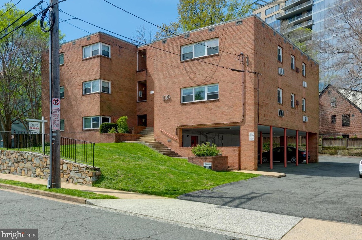 1510 Rolfe St, Arlington VA 22209-2938 exterior