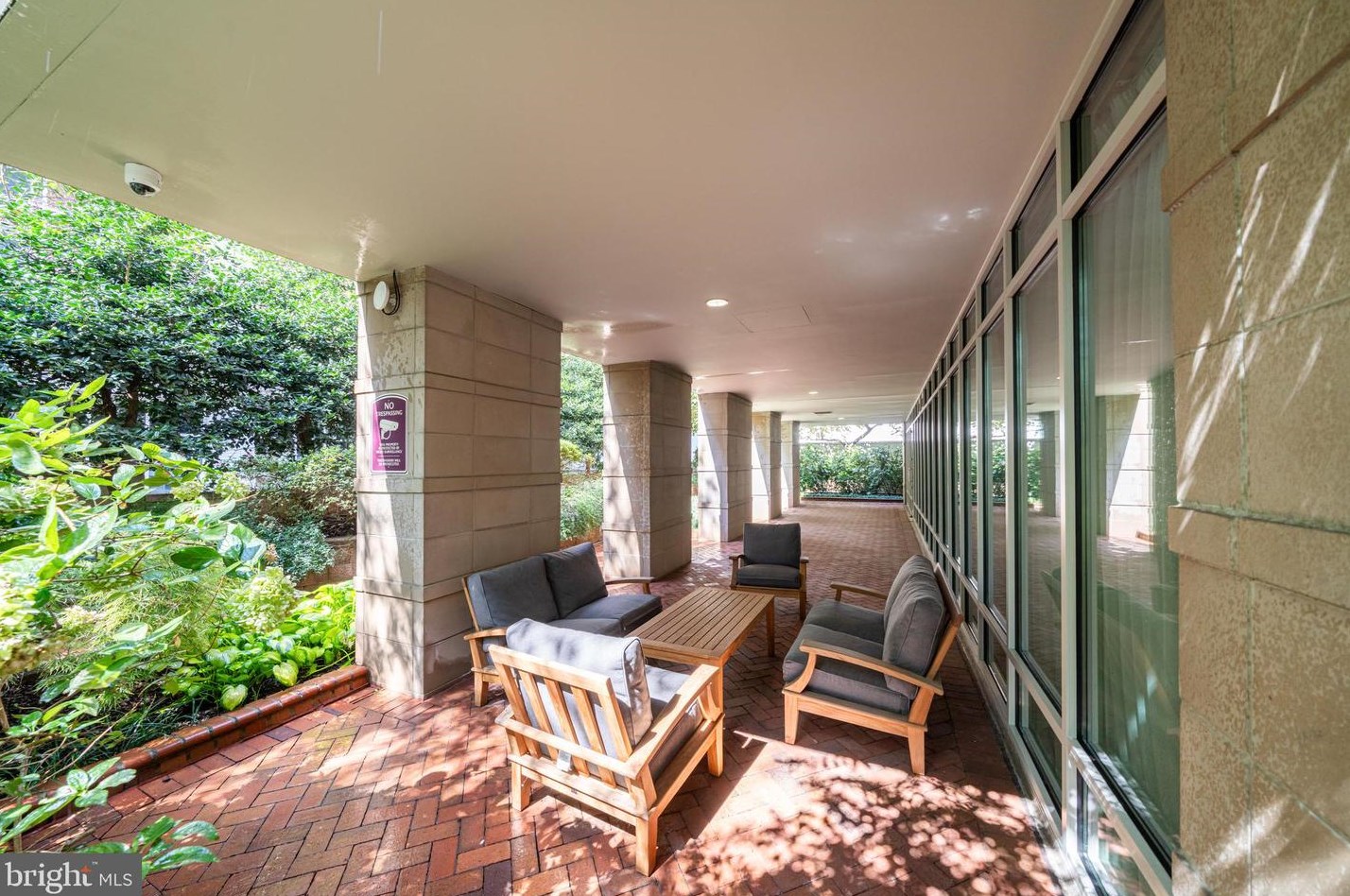 820 Pollard St, Arlington VA 22203-1903 exterior