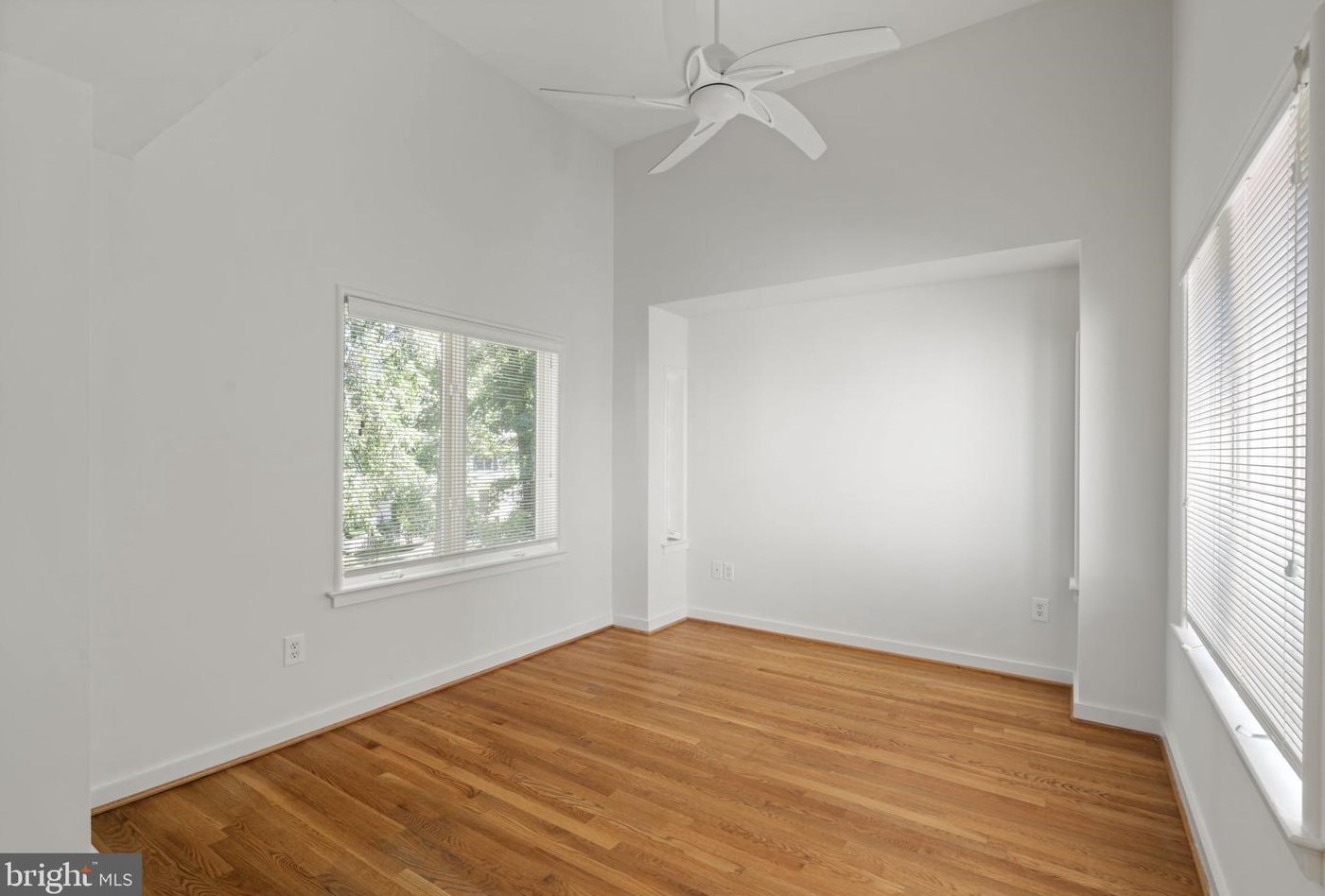 2248 Quebec St, Arlington VA 22207-5213 exterior