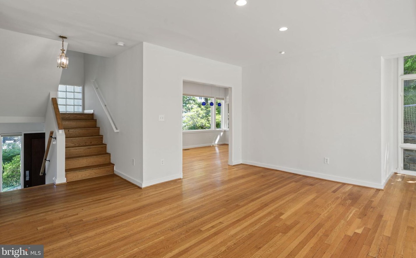 2248 Quebec St, Arlington VA 22207-5213 exterior