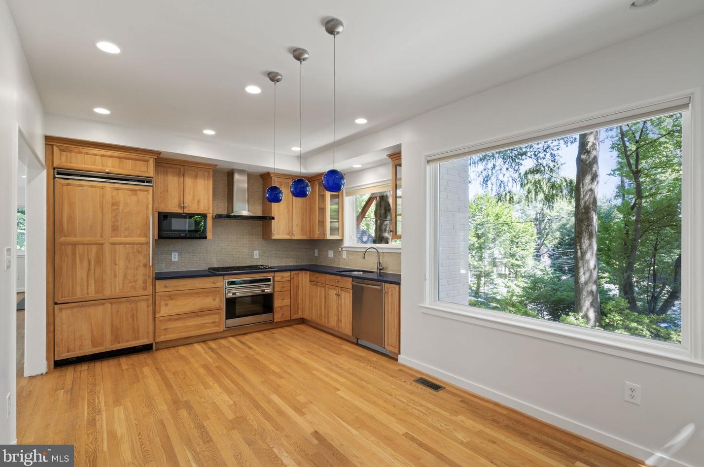 2248 Quebec St, Arlington VA 22207-5213 exterior