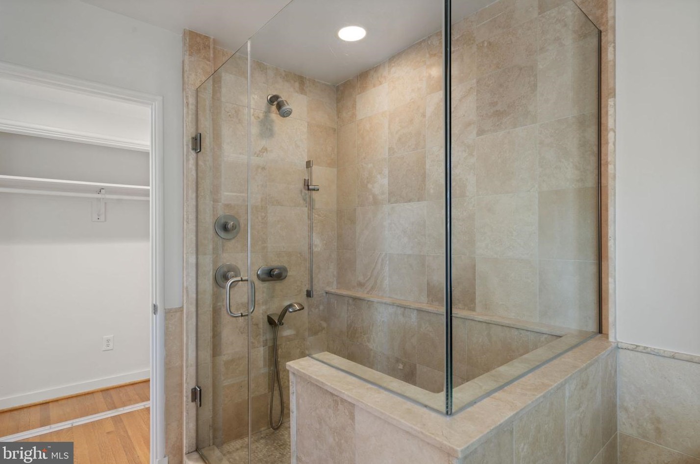 2248 Quebec St, Arlington VA 22207-5213 exterior