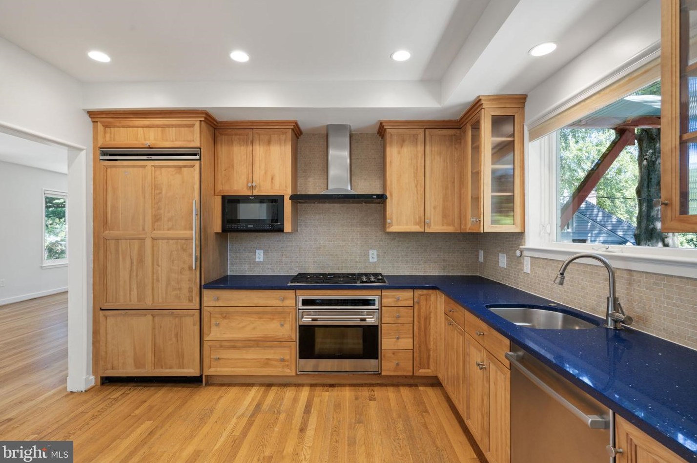 2248 Quebec St, Arlington VA 22207-5213 exterior