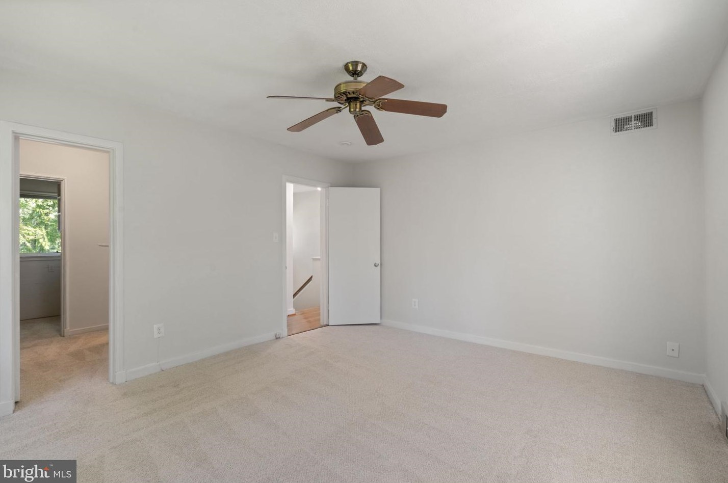 2248 Quebec St, Arlington VA 22207-5213 exterior