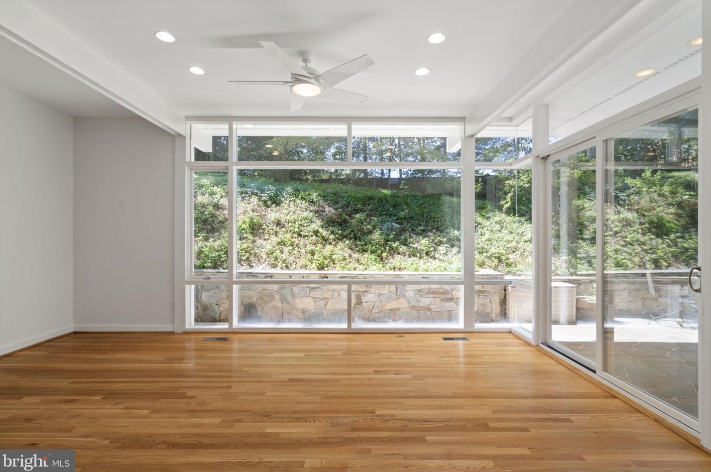 2248 Quebec St, Arlington VA 22207-5213 exterior