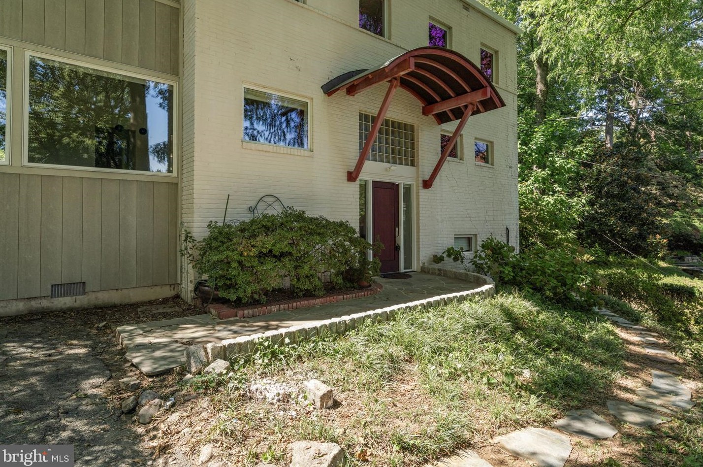 2248 Quebec St, Arlington VA 22207-5213 exterior