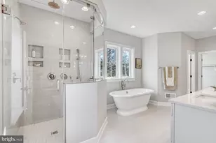 6607 29th St N, Arlington, VA 22213 - Photo 57