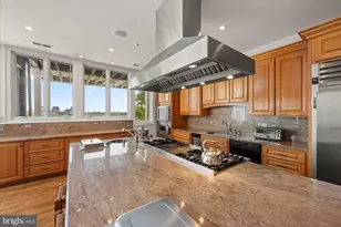 1701 S Arlington Ridge Rd, Arlington, VA 22202 - Photo 27