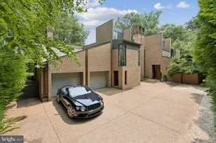400 Chain Bridge, McLean, VA 22101 - Photo 1