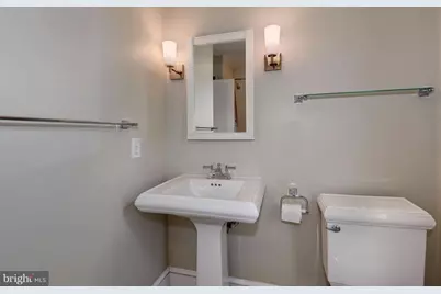4706 32nd Street N, Arlington, VA 22207 - Photo 17