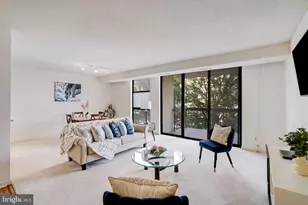 1016 S Wayne St, Arlington, VA 22204 - Photo 3