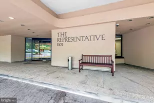 1101 S Arlington Ridge Rd, Arlington, VA 22202 - Photo 3