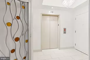 1881 N Nash St, Arlington, VA 22209 - Photo 3